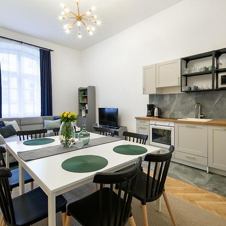 Wawelove Spacious 3 Bedroom Apt 1 Min To Main Sq! Krakow Bagian luar foto